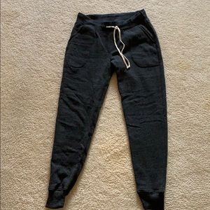 Alternative Joggers